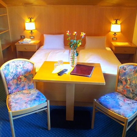 Hotel Garni Doris Castelrotto Habitación foto