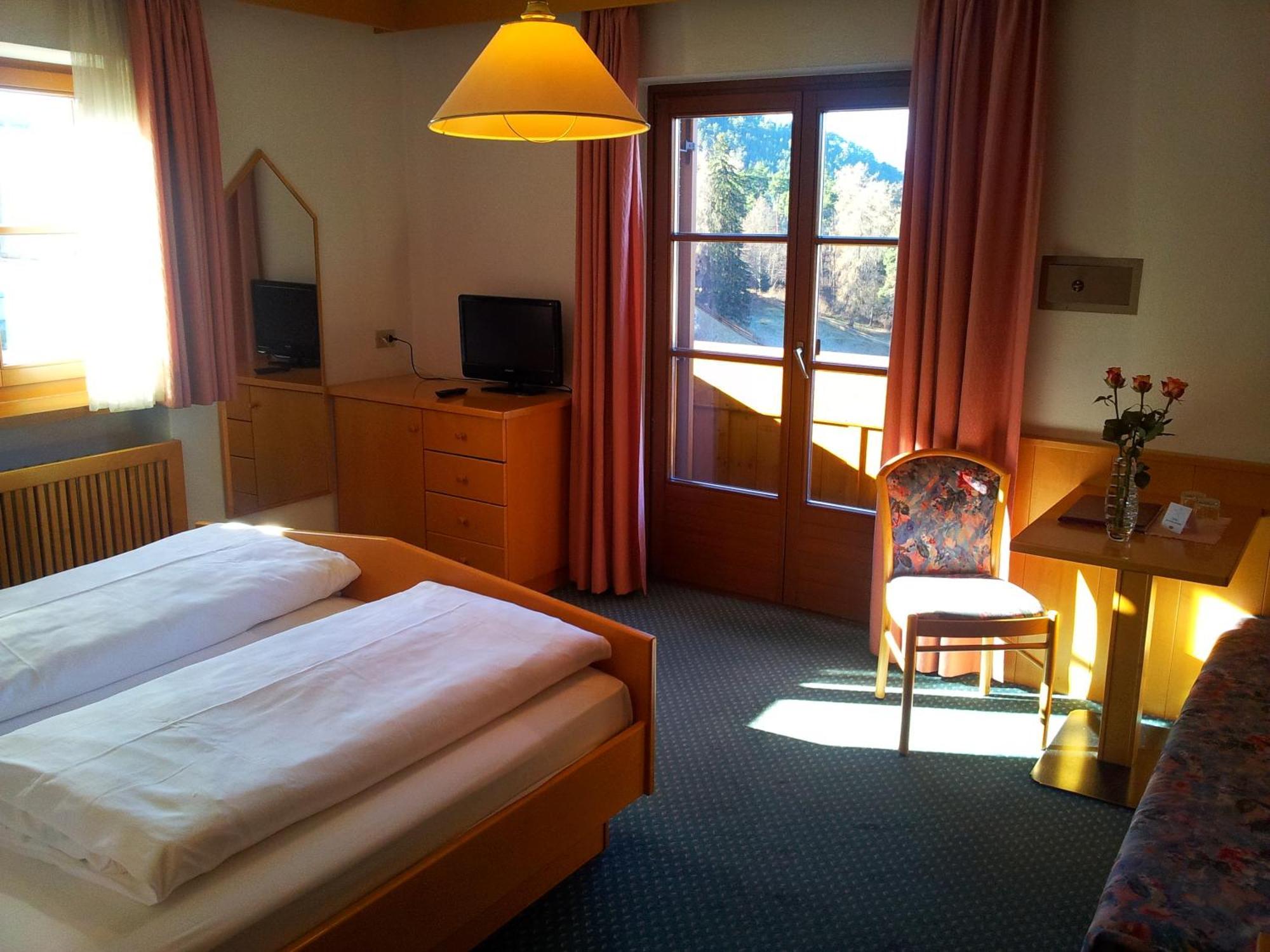 Hotel Garni Doris Castelrotto Habitación foto